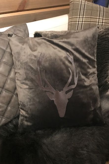 Hovedbilde Deer pute i Velvet 
